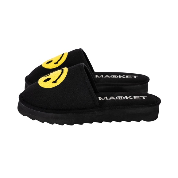 Market Smiley Upside Down Hotel Slippers NIB